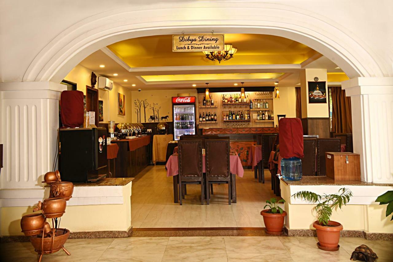 Dom Himalaya Hotel Katmandú Exterior foto